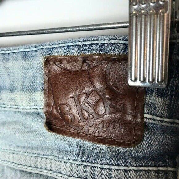 BKE Size 26 Sabrina Light Wash Distressed 100% Cotton Capri Length Denim Jeans - Picture 6 of 10